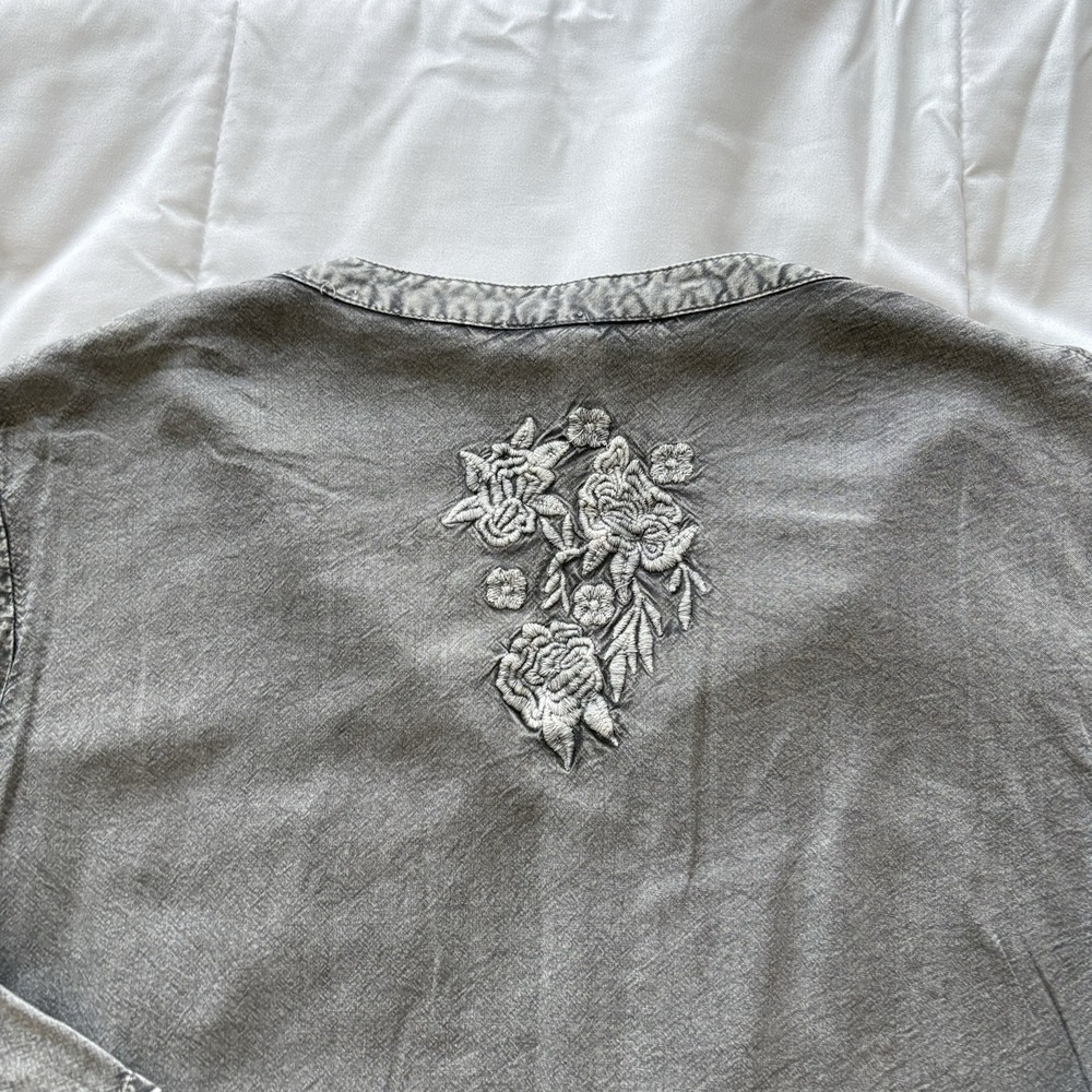 Solitaire Blouse Top Womens Medium Gray Floral Boho Hippie Feminine Beach Summer - Picture 8 of 8